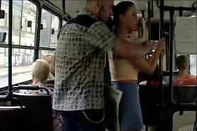 Publichnyiy seks v gorodskom avtobuse.